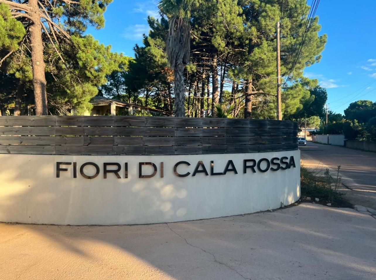 Fiori Di Cala Rossa Residence Hoteliere Lecci Exterior photo