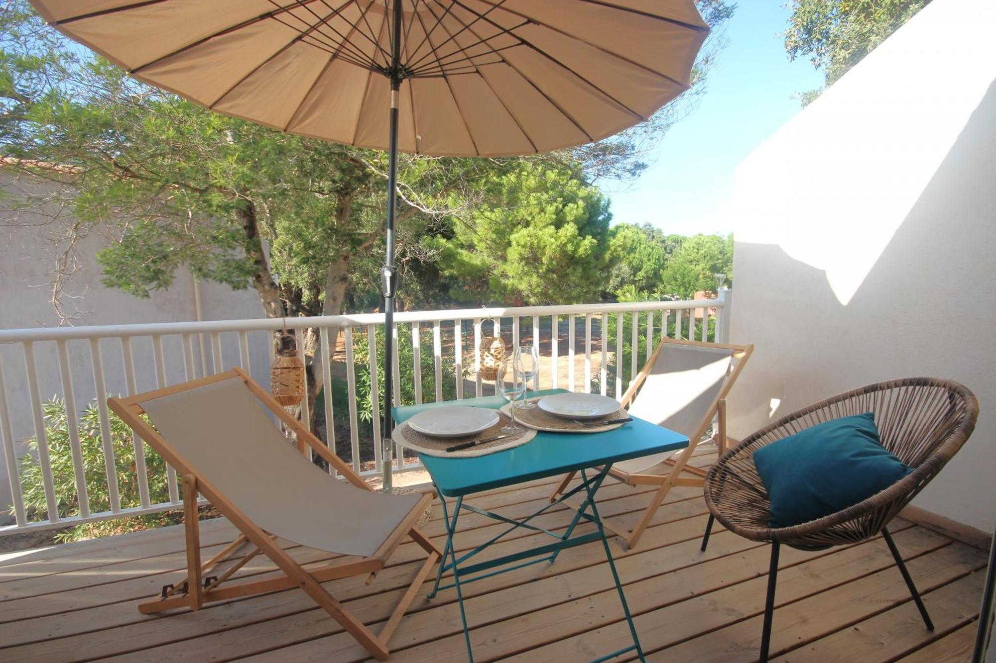 Fiori Di Cala Rossa Residence Hoteliere Lecci Exterior photo