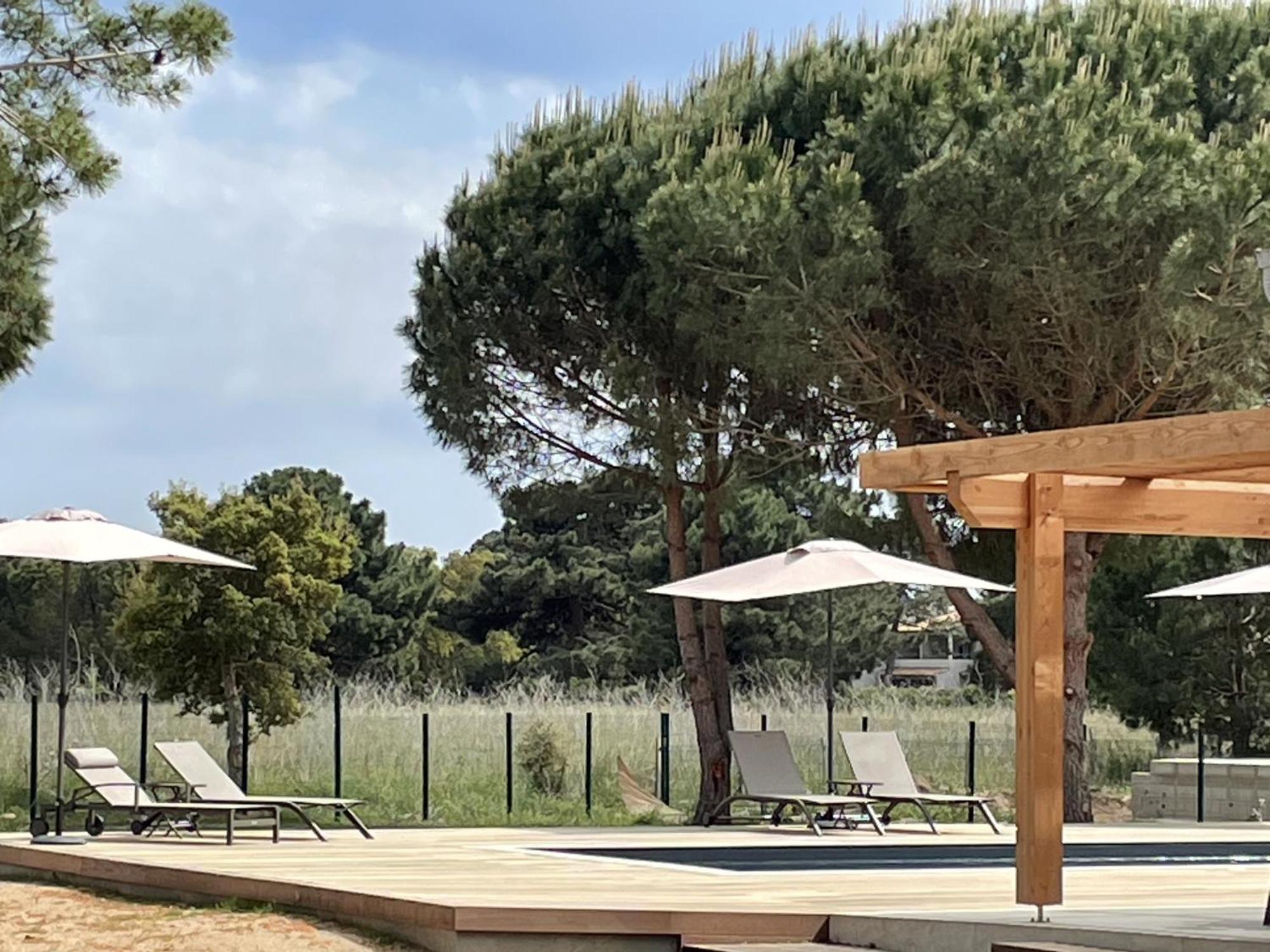 Fiori Di Cala Rossa Residence Hoteliere Lecci Exterior photo