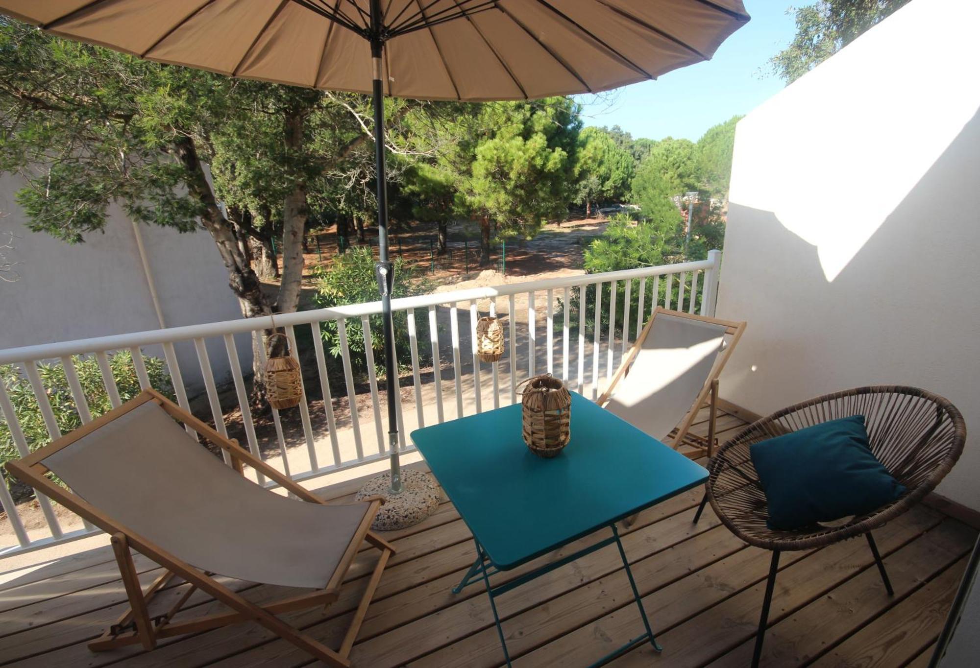 Fiori Di Cala Rossa Residence Hoteliere Lecci Exterior photo